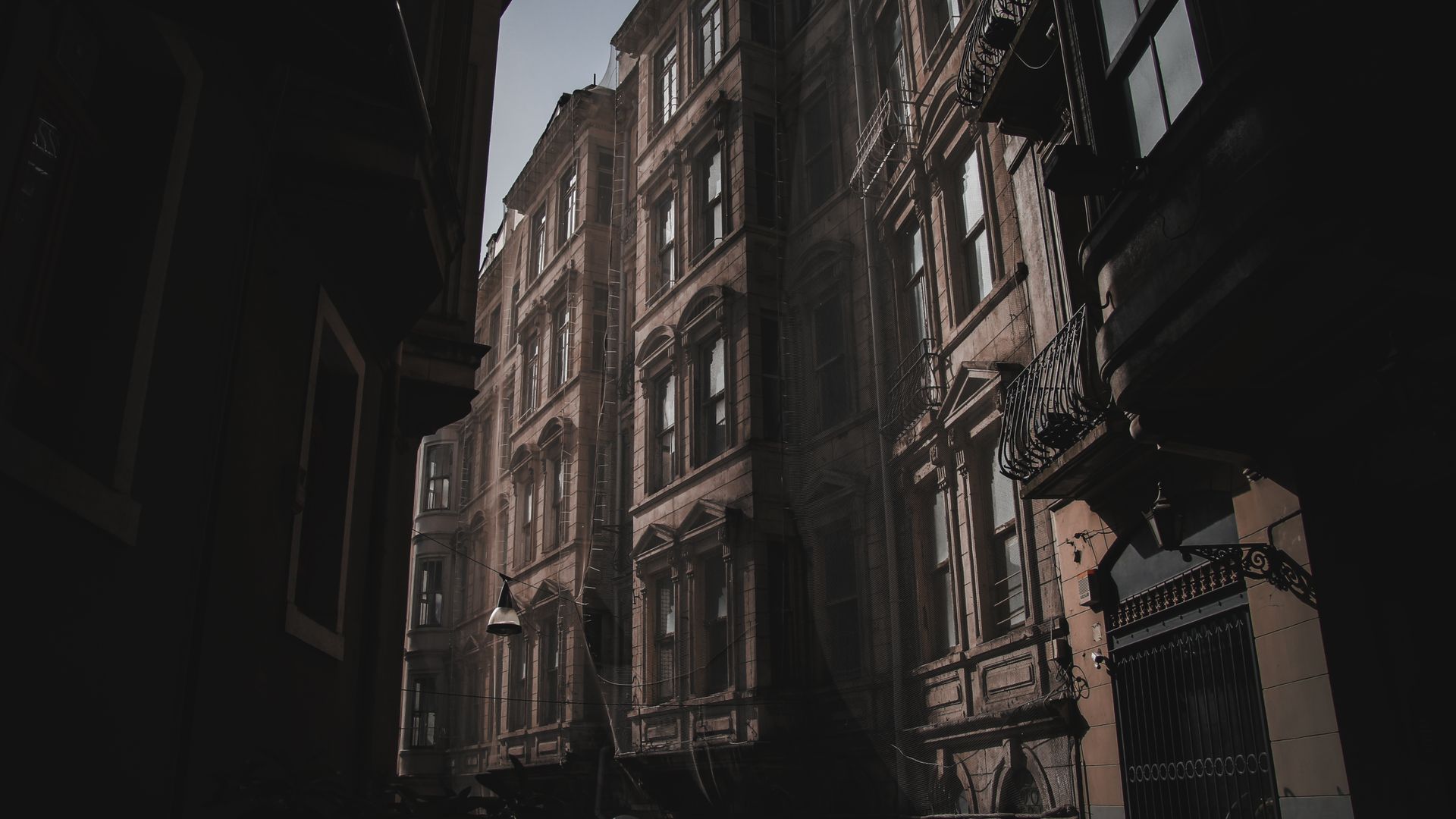 Mestská architektúra zachytená počas tematickej prehliadky